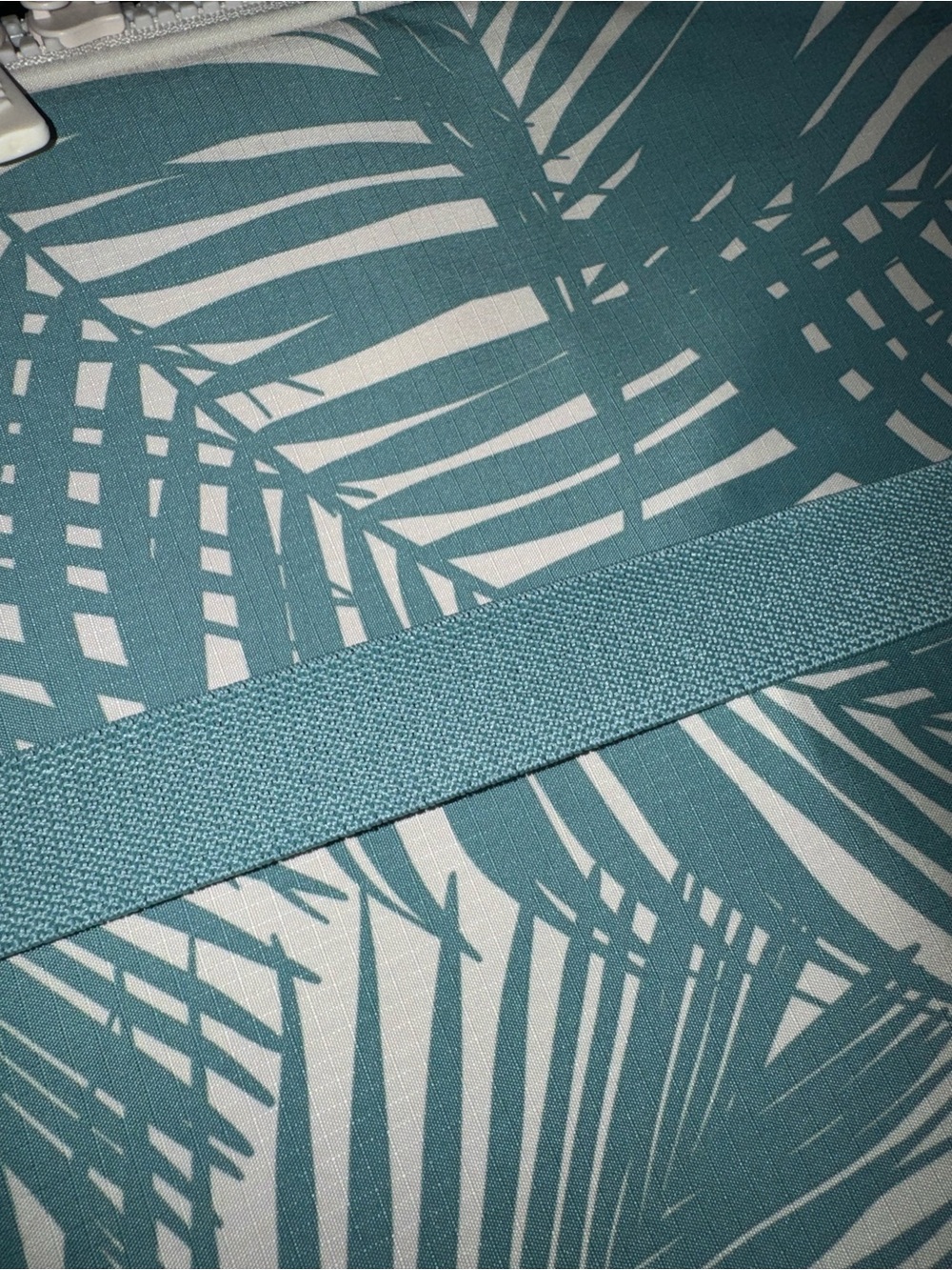 ALOHA Collection Collapsible Beach Tote - Picture 2 of 6